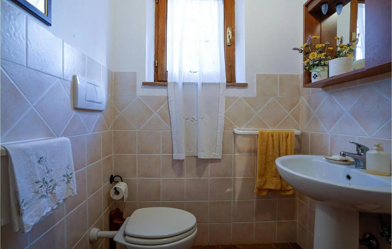 4 Bedroom Lovely Home In Cetona