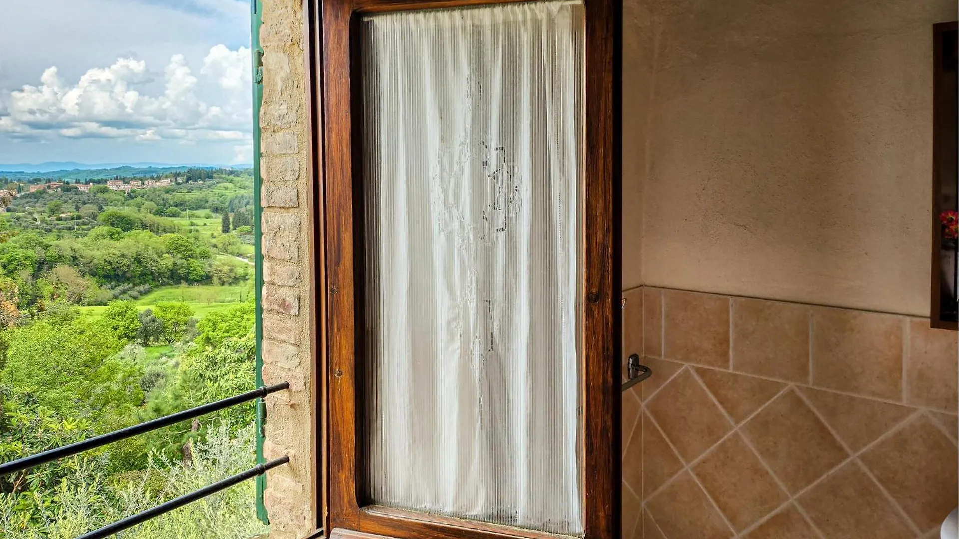 4 Bedroom Lovely Home In Cetona 0*,